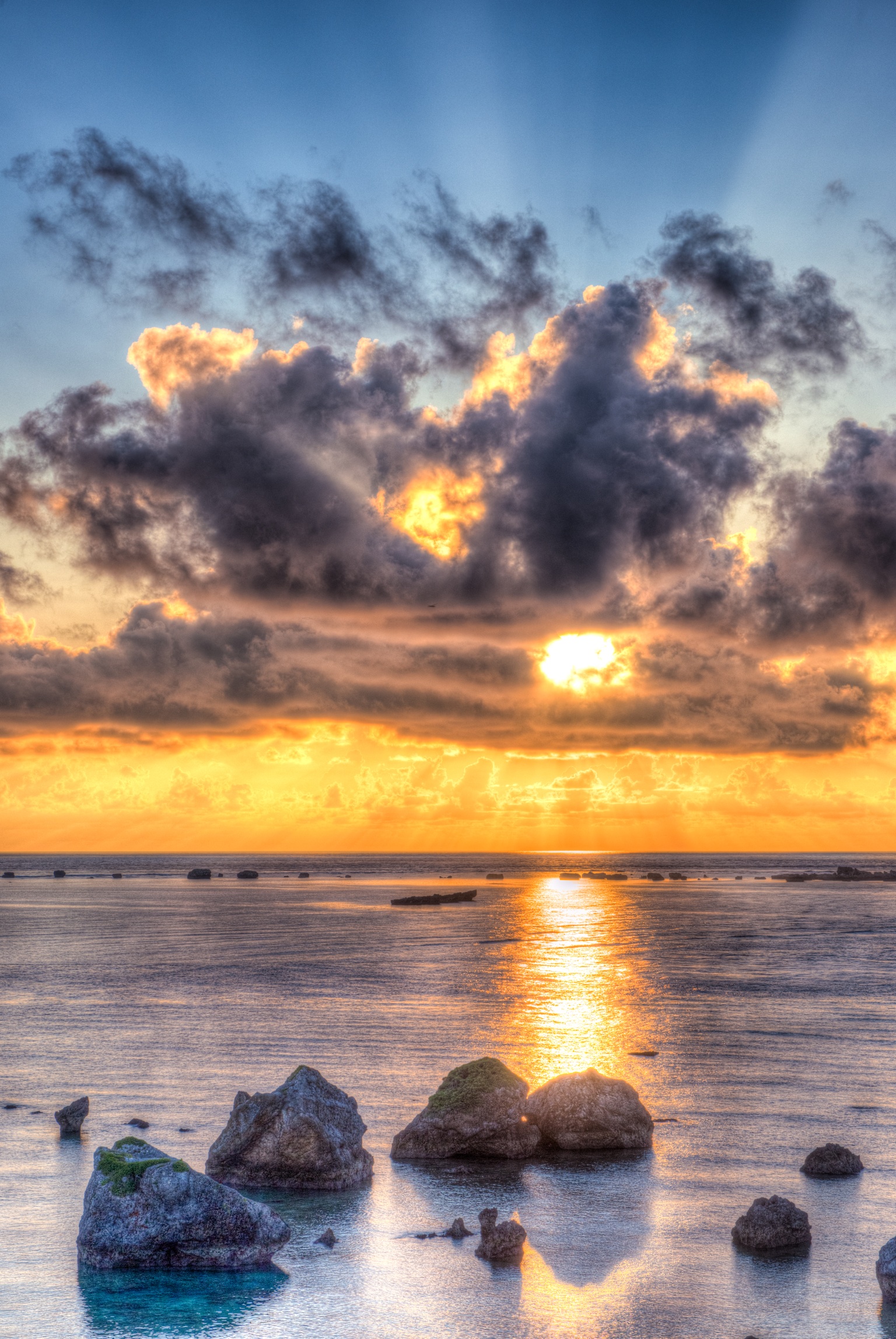 雲の隙間から OKINAWA41