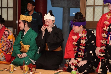 伊平屋の豊年祭の様子