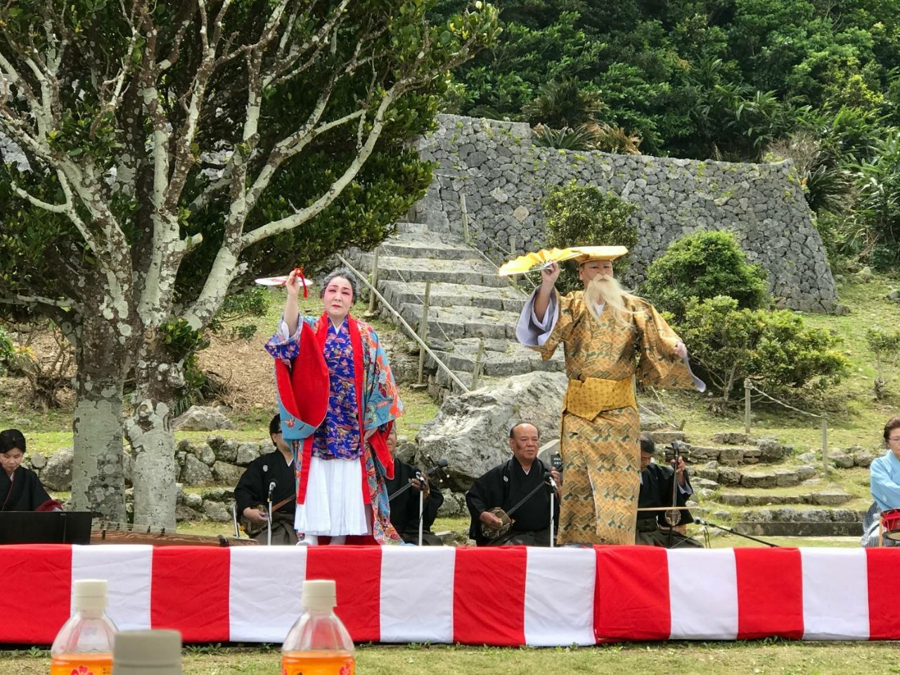 伊是名島の伝統行事「公事清明祭」（クージヌシーミ）