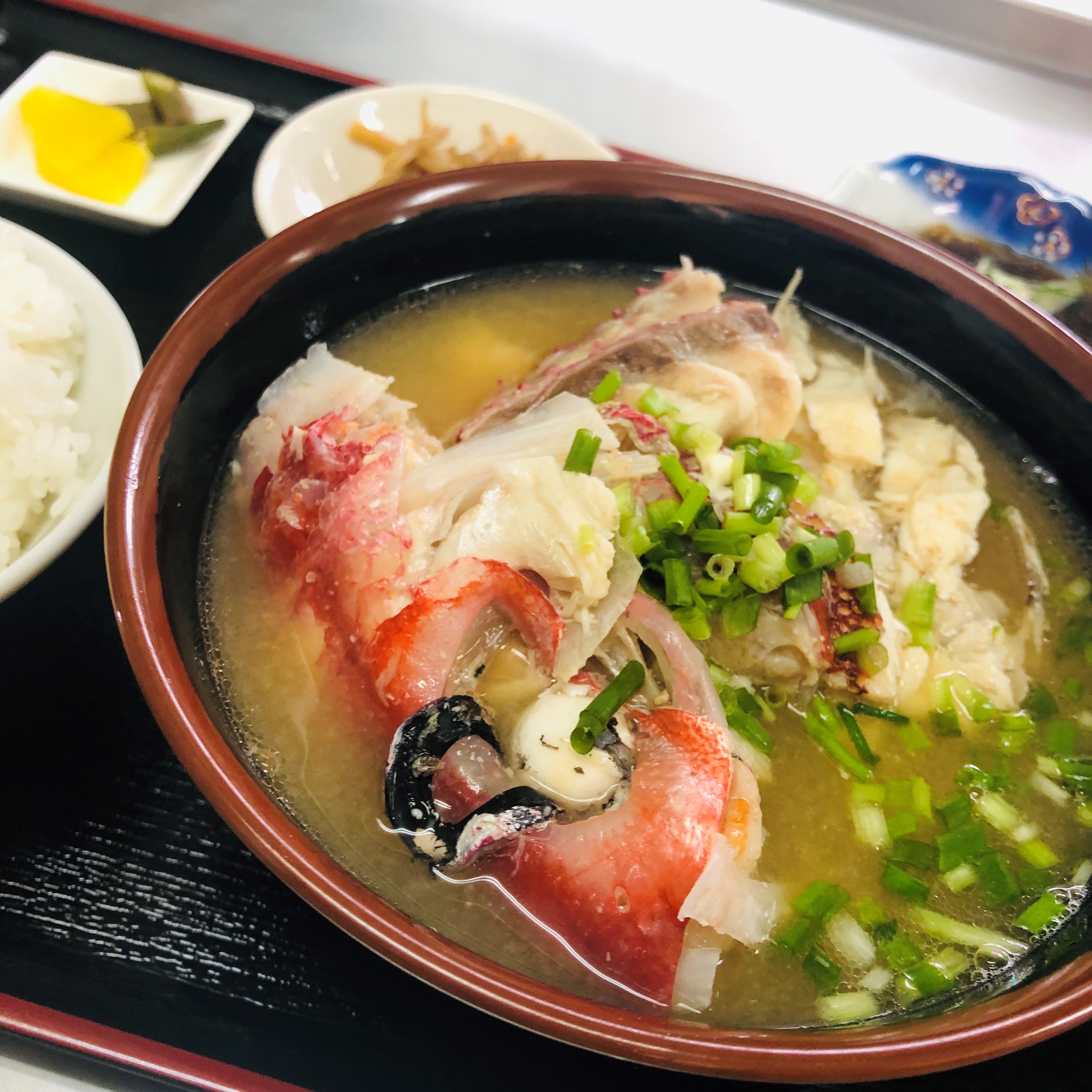 魚好きも大満足の味とボリューム！「魚汁定食」