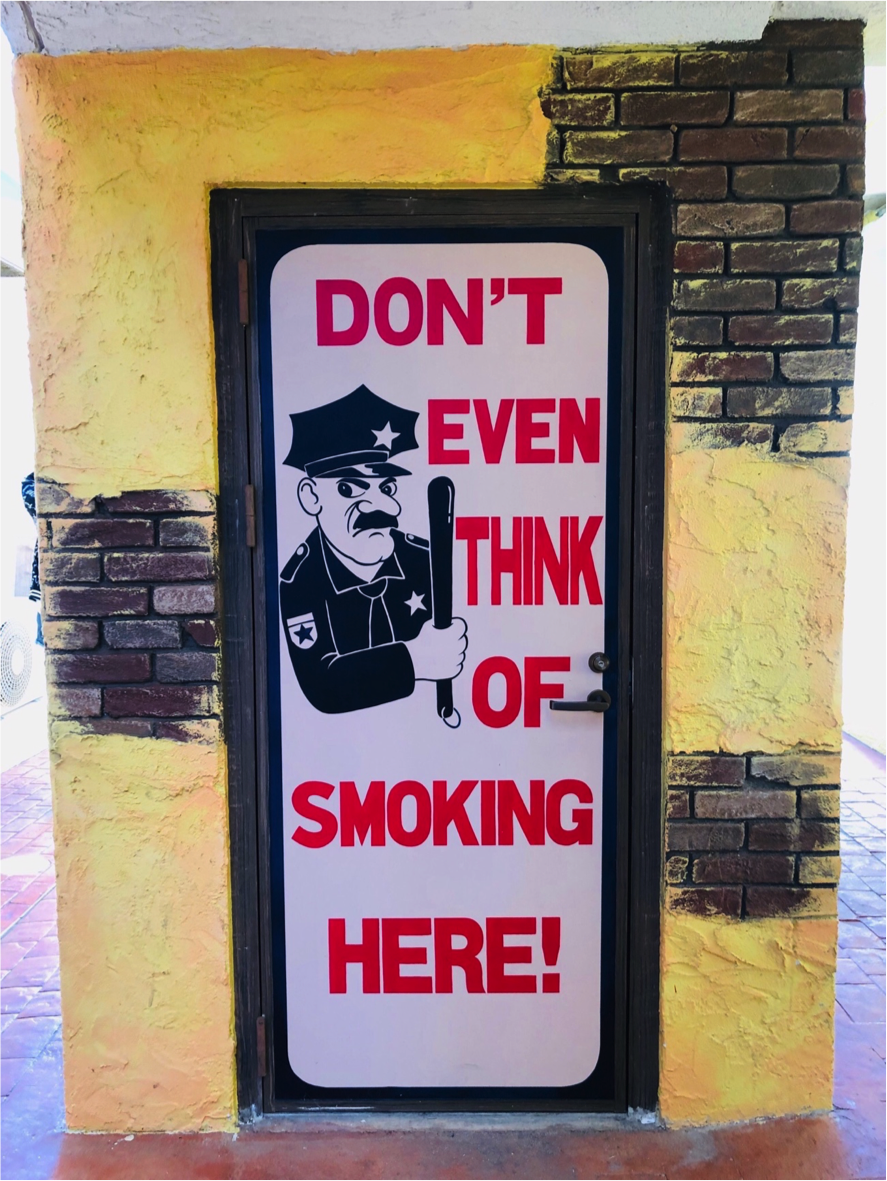喫煙禁止のウォールアート
