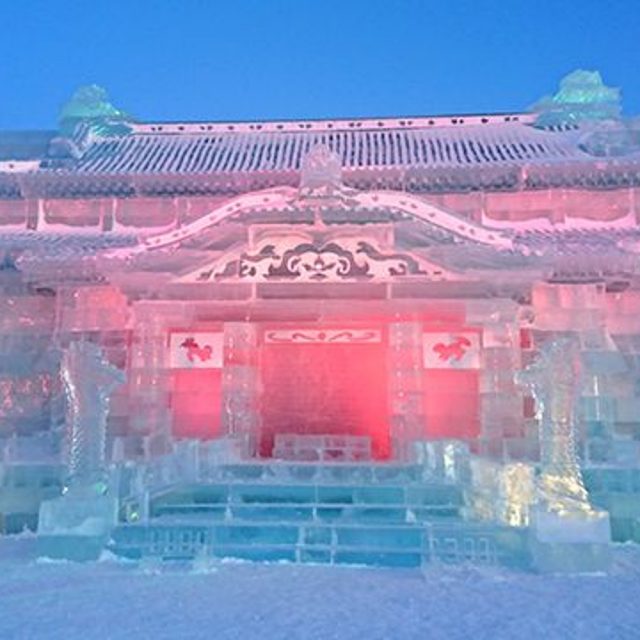 氷の首里城正殿